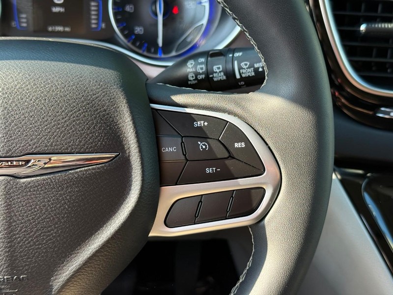 Chrysler Voyager Vehicle Image 23