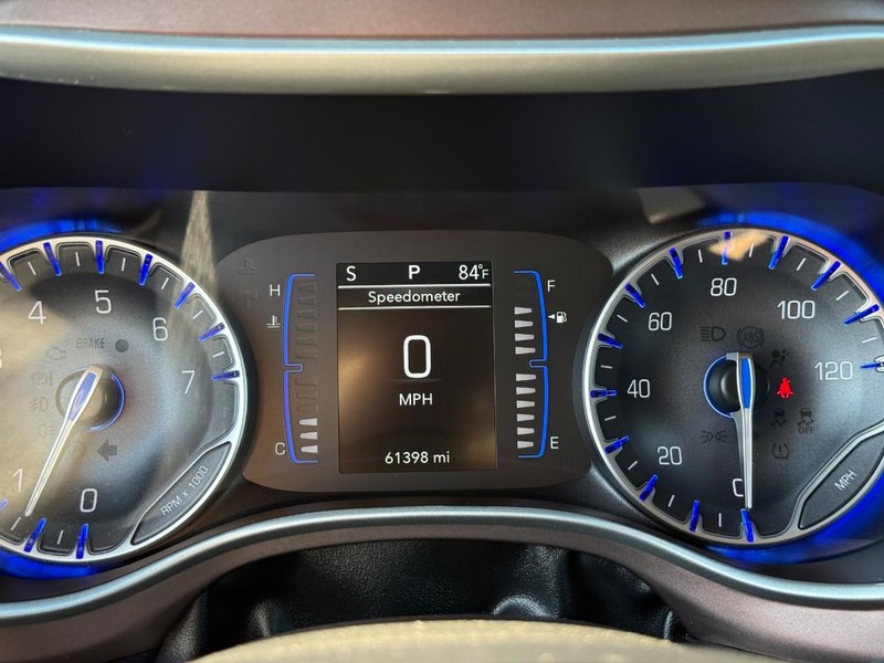 Chrysler Voyager Vehicle Image 24