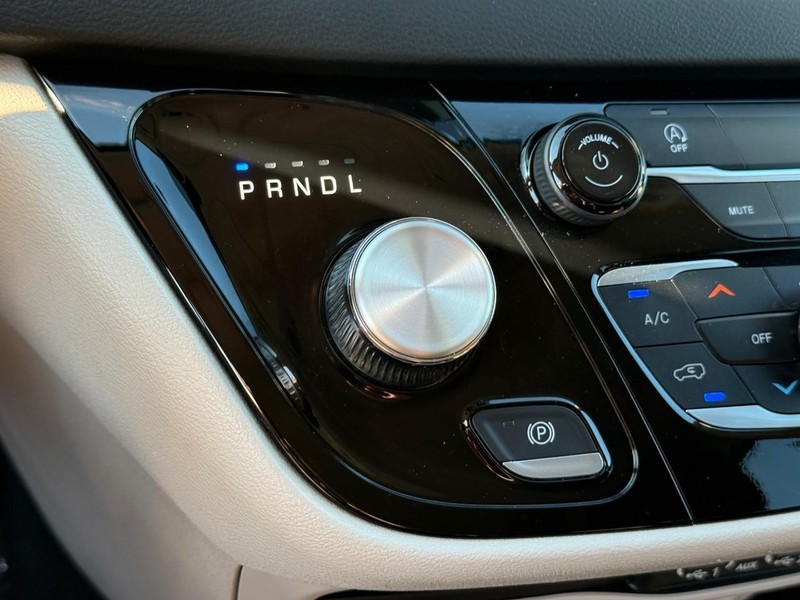Chrysler Voyager Vehicle Image 25