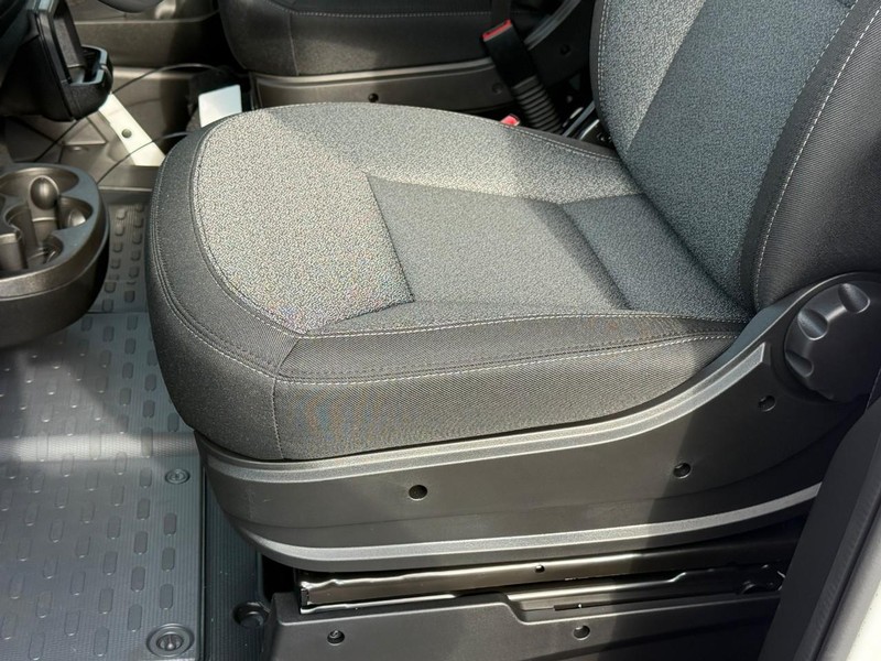 Ram ProMaster Cargo Van Vehicle Full-screen Gallery Image 9