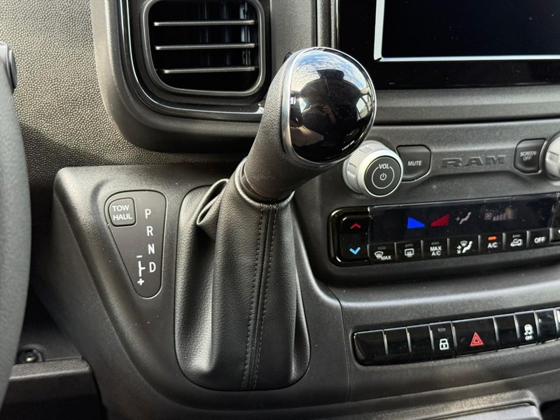 Ram ProMaster Cargo Van Vehicle Full-screen Gallery Image 12