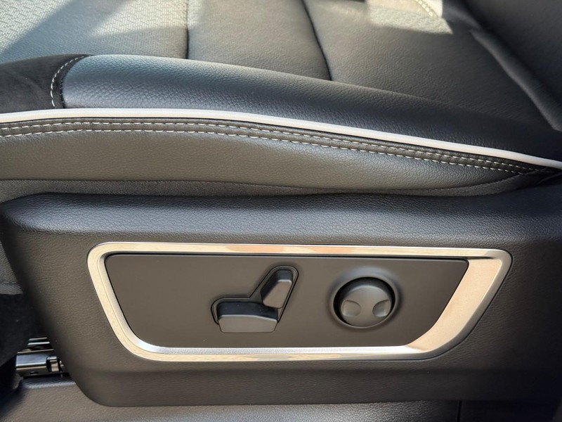 Ram 1500 Vehicle Image 17