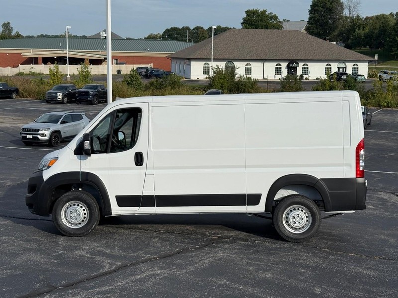 Ram ProMaster Cargo Van Vehicle Image 03