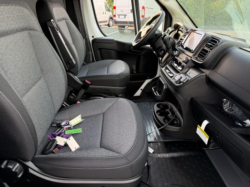 Ram ProMaster Cargo Van Vehicle Image 08