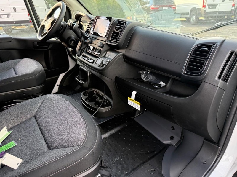 Ram ProMaster Cargo Van Vehicle Image 09