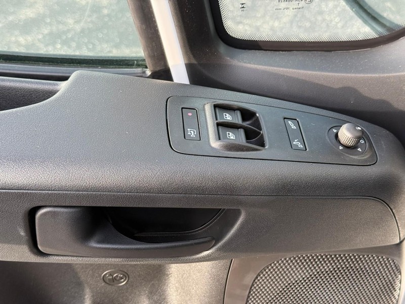 Ram ProMaster Cargo Van Vehicle Image 11