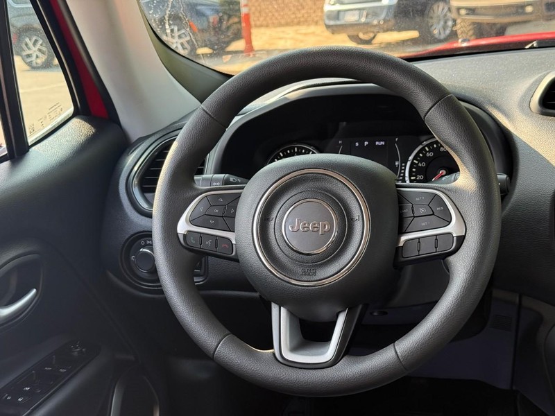 Jeep Renegade Vehicle Image 14