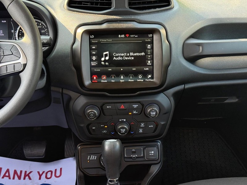 Jeep Renegade Vehicle Image 16