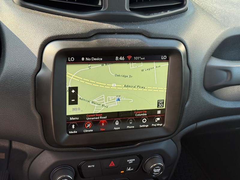 Jeep Renegade Vehicle Image 24