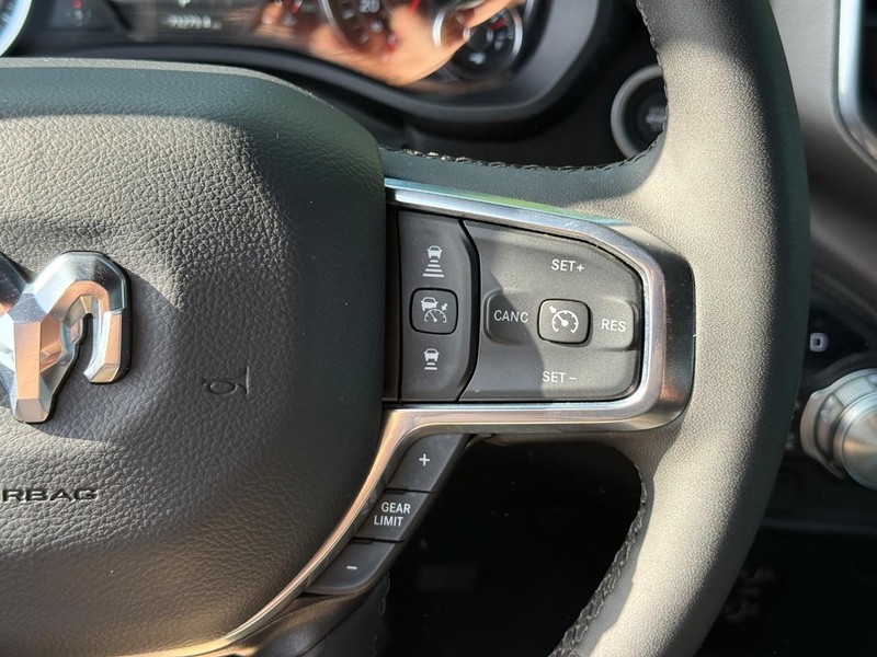 Ram 1500 Vehicle Image 24