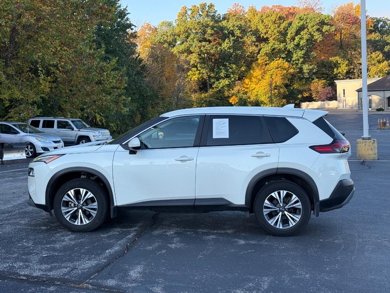 Nissan Rogue Vehicle Image 03