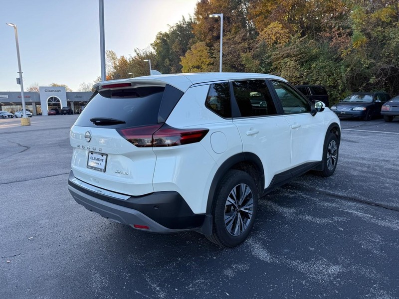 Nissan Rogue Vehicle Image 11