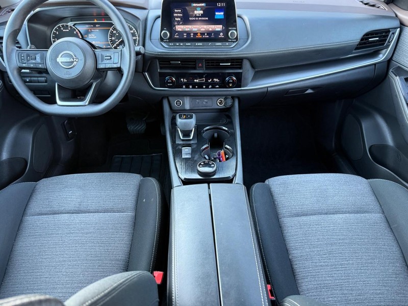 Nissan Rogue Vehicle Image 15