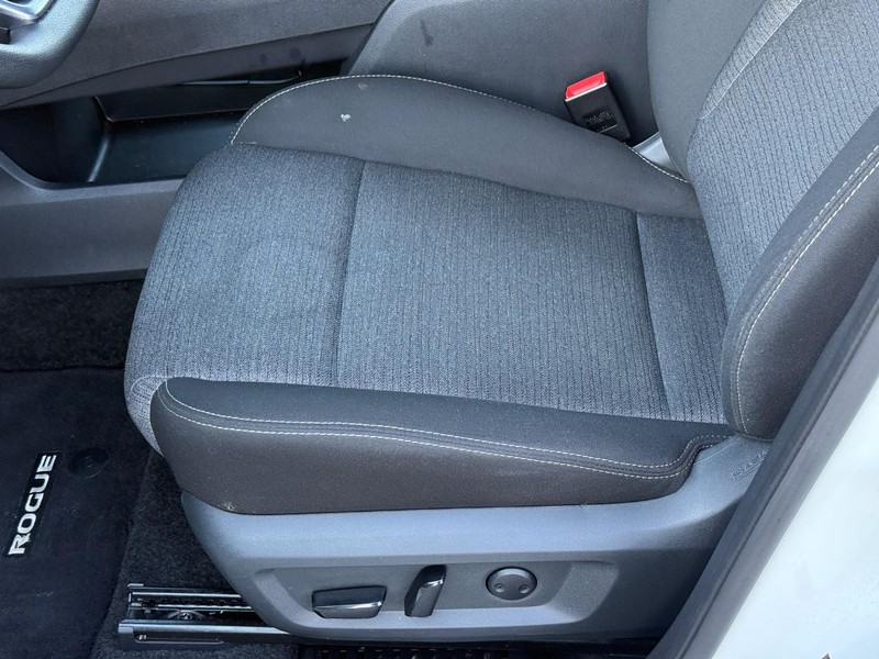 Nissan Rogue Vehicle Image 20