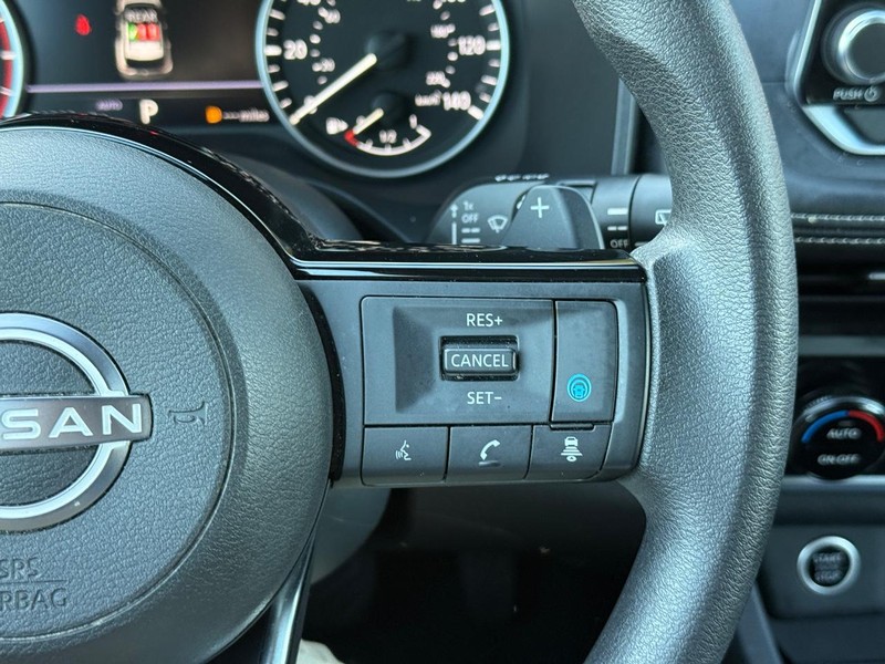 Nissan Rogue Vehicle Image 23
