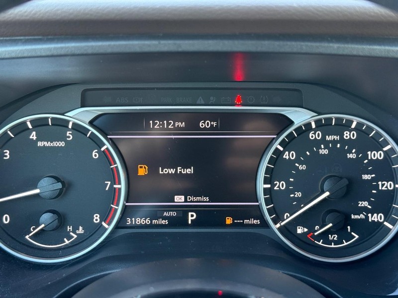 Nissan Rogue Vehicle Image 25