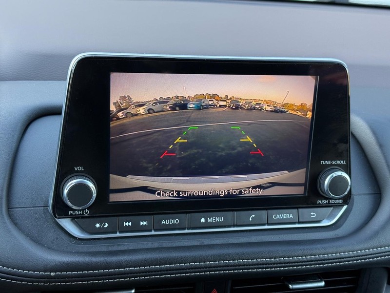 Nissan Rogue Vehicle Image 26