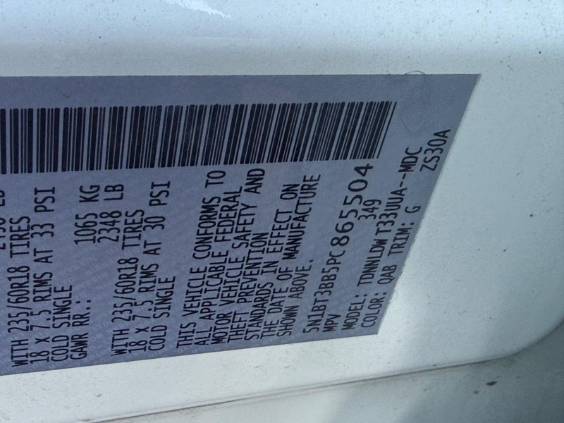 Nissan Rogue Vehicle Image 27
