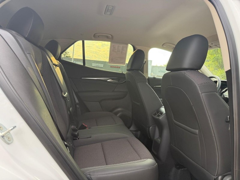 Buick Envision Vehicle Image 13