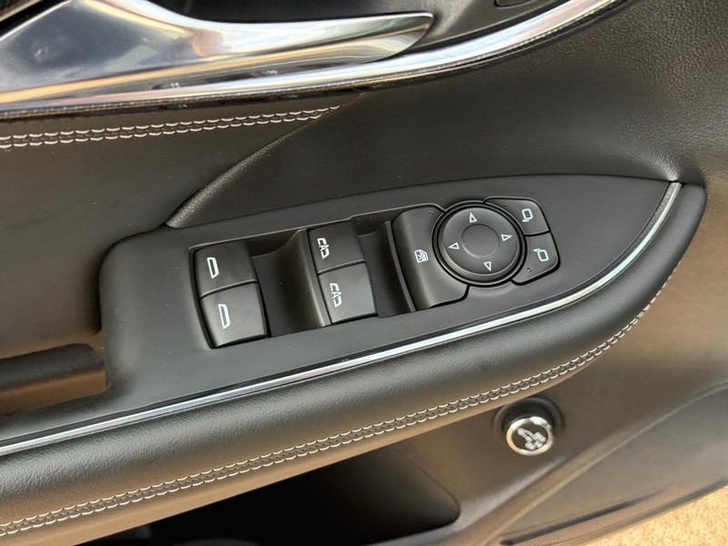 Buick Envision Vehicle Image 19