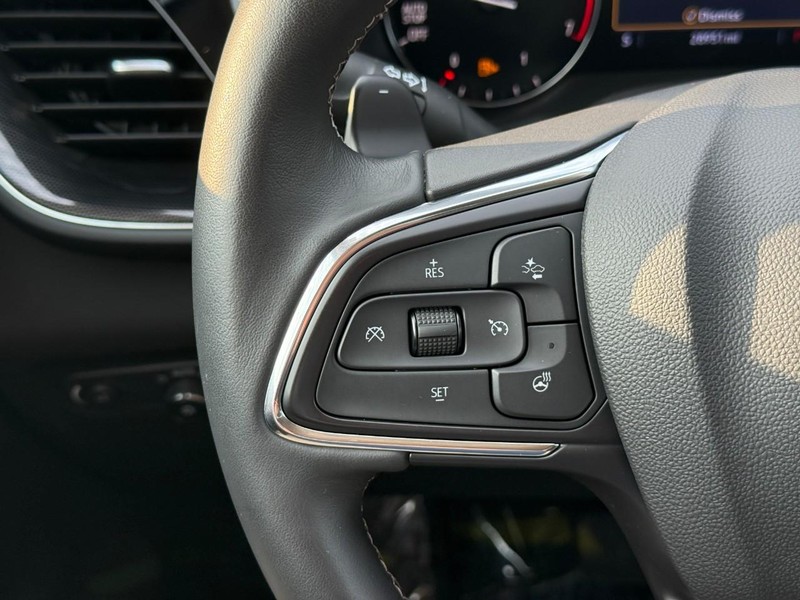 Buick Envision Vehicle Image 22