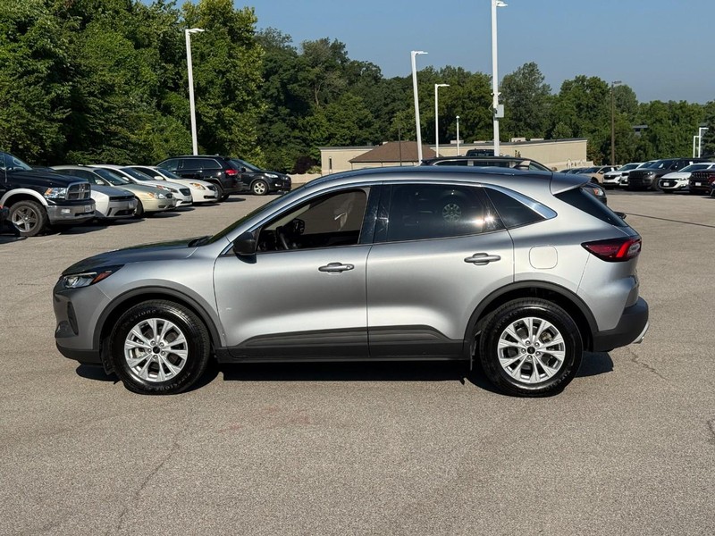Ford Escape Vehicle Image 03