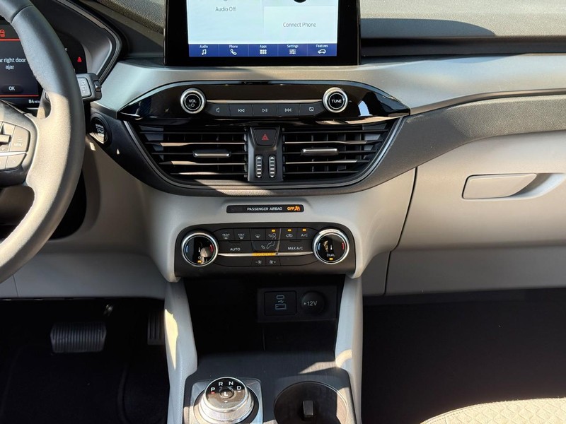 Ford Escape Vehicle Image 18