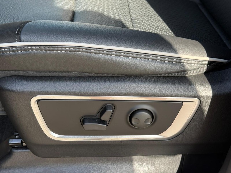Ram 1500 Vehicle Image 17