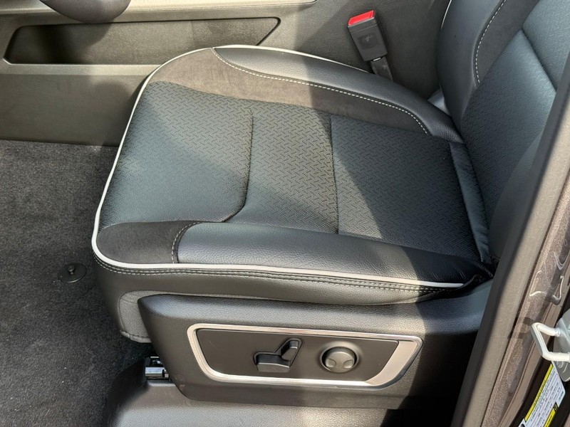 Ram 1500 Vehicle Image 16