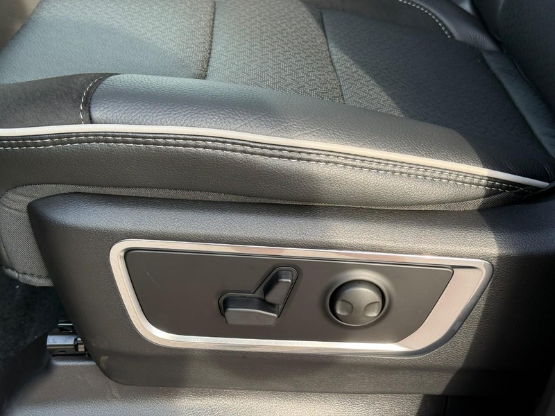 Ram 1500 Vehicle Image 17