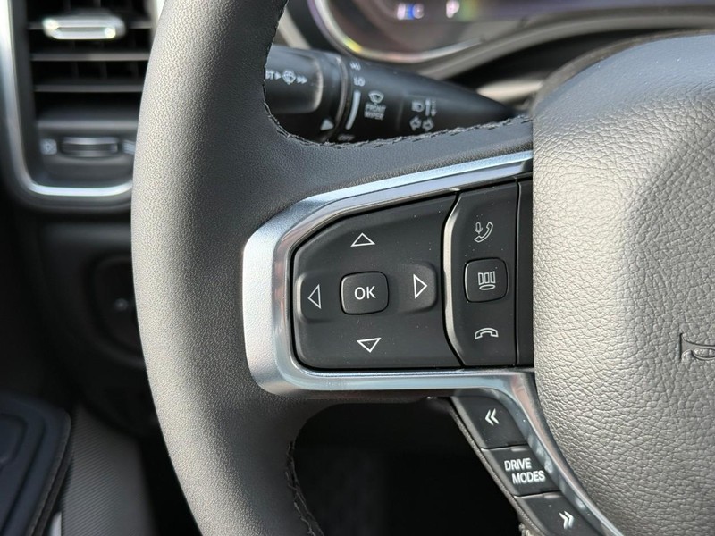 Ram 1500 Vehicle Image 18