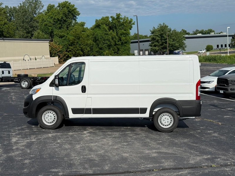 Ram ProMaster Cargo Van Vehicle Image 03