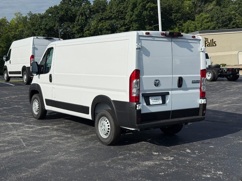 Ram ProMaster Cargo Van Vehicle Image 04