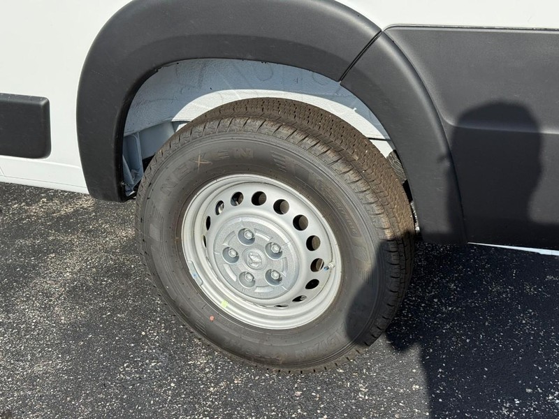 Ram ProMaster Cargo Van Vehicle Image 05