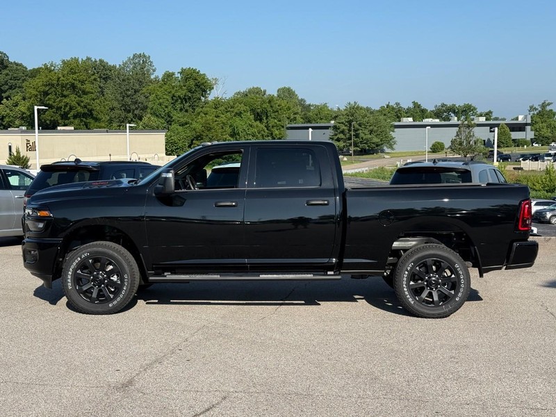 Ram 2500 Vehicle Full-screen Gallery Image 2