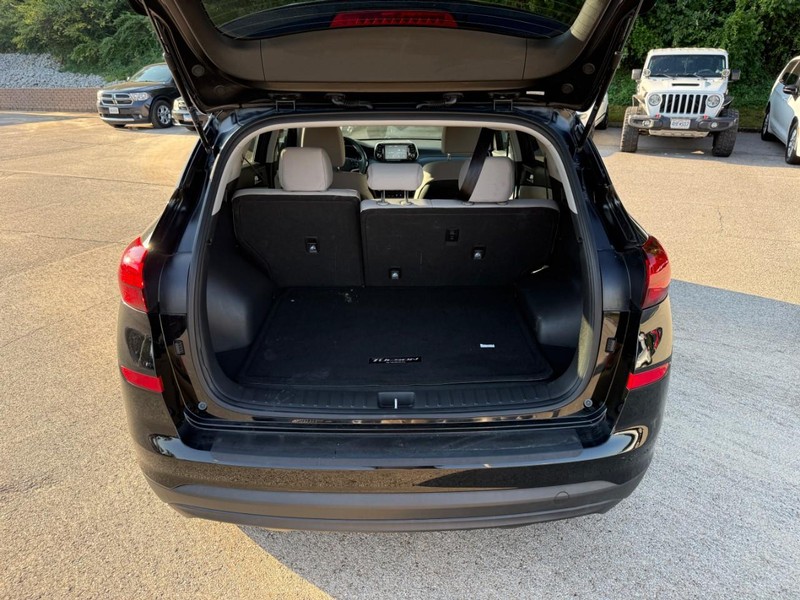 Hyundai Tucson Vehicle Image 07