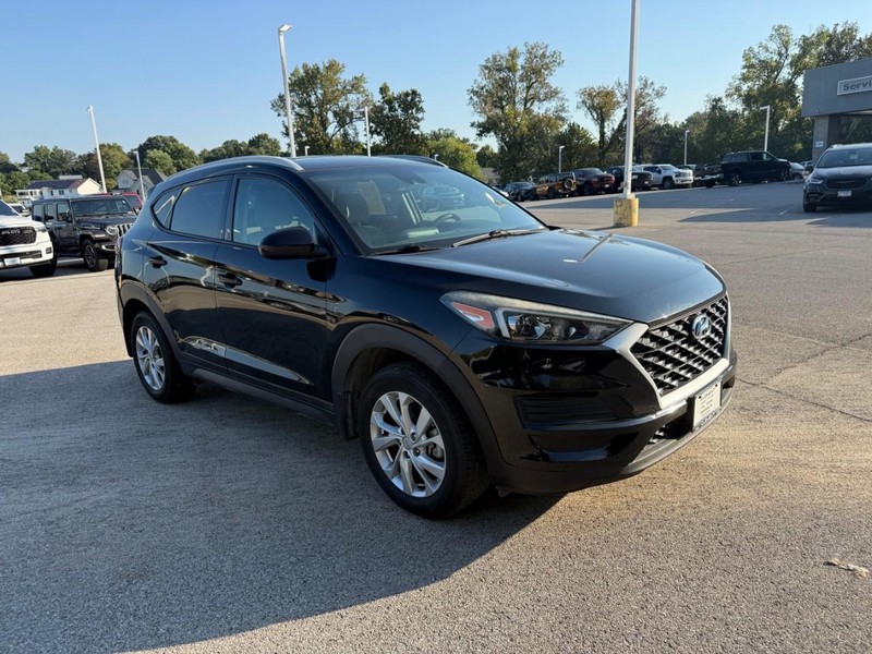 Hyundai Tucson Vehicle Image 11