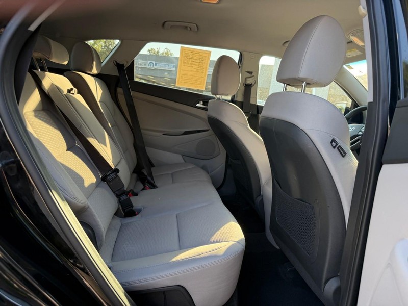 Hyundai Tucson Vehicle Image 13