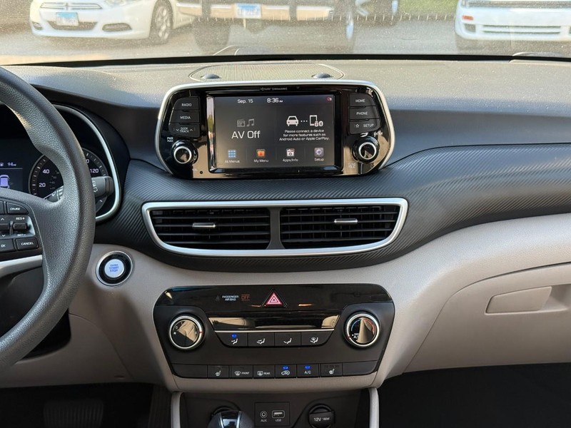 Hyundai Tucson Vehicle Image 16