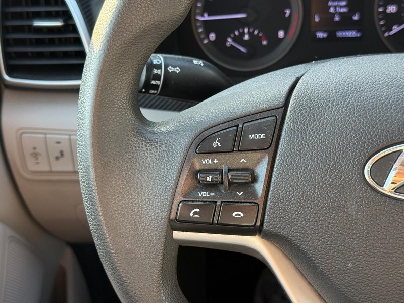 Hyundai Tucson Vehicle Image 22