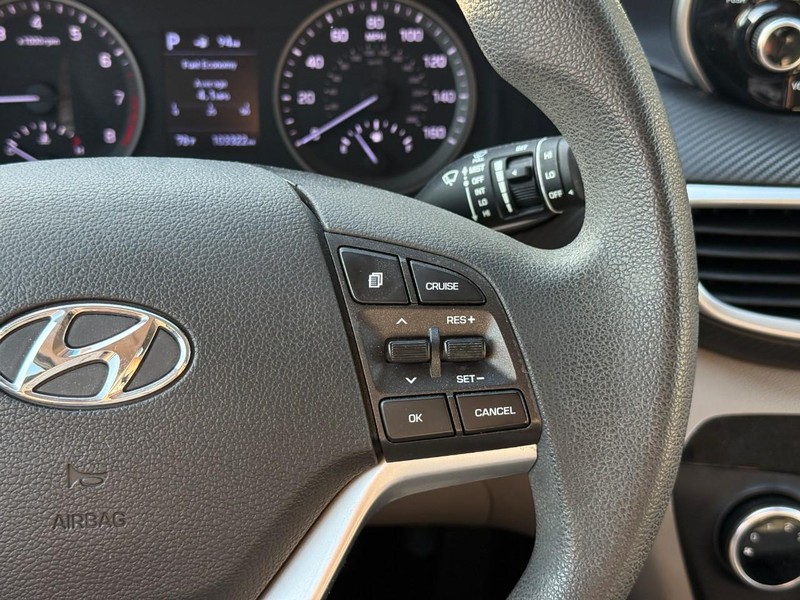 Hyundai Tucson Vehicle Image 23