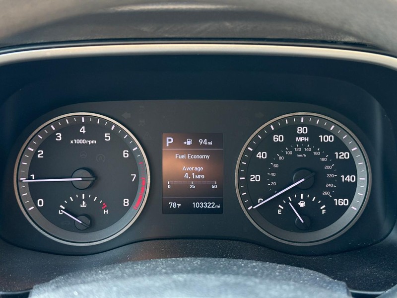 Hyundai Tucson Vehicle Image 24
