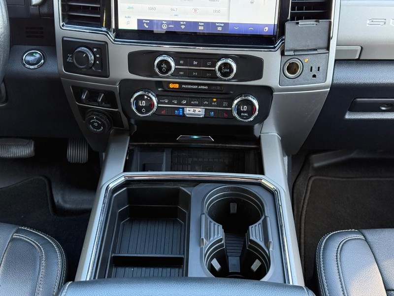 Ford Super Duty F-350 SRW Vehicle Image 19