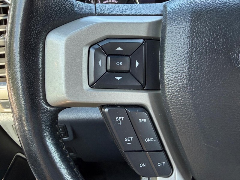 Ford Super Duty F-350 SRW Vehicle Image 24