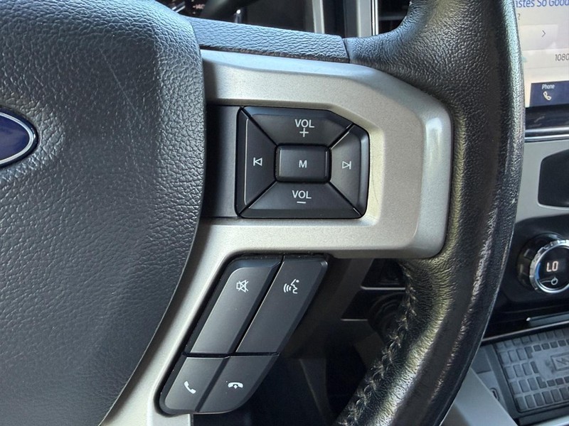 Ford Super Duty F-350 SRW Vehicle Image 25