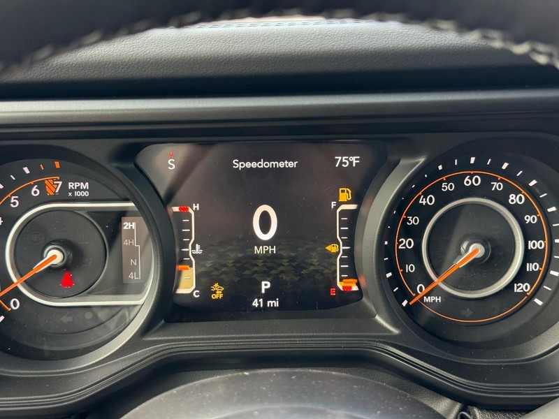 Jeep Gladiator Vehicle Image 18