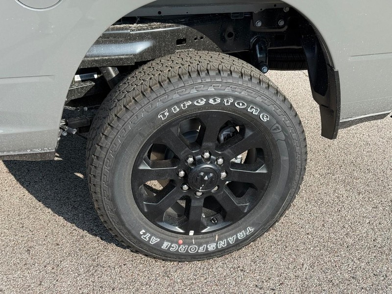 Ram 2500 Vehicle Full-screen Gallery Image 4