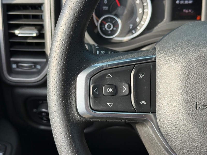 Ram 2500 Vehicle Full-screen Gallery Image 12