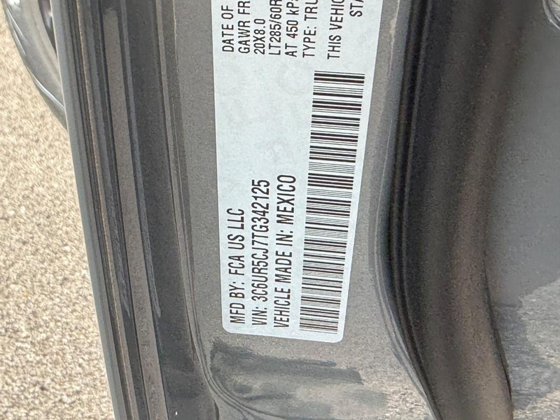 Ram 2500 Vehicle Full-screen Gallery Image 15