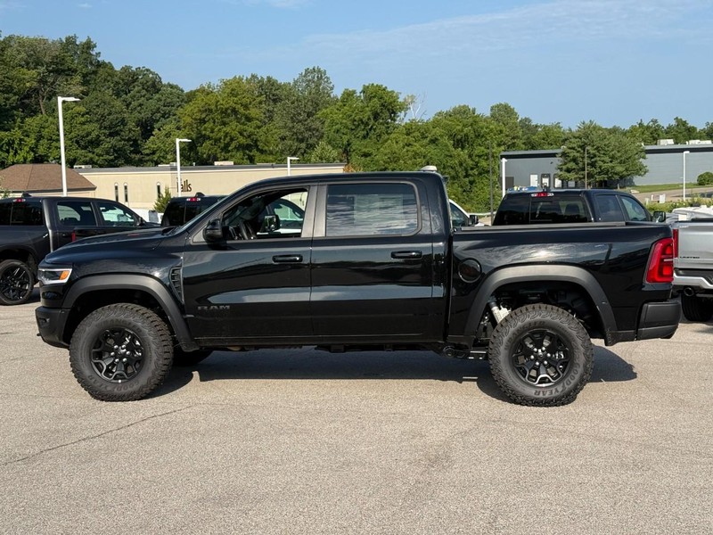 Ram 1500 Vehicle Full-screen Gallery Image 2